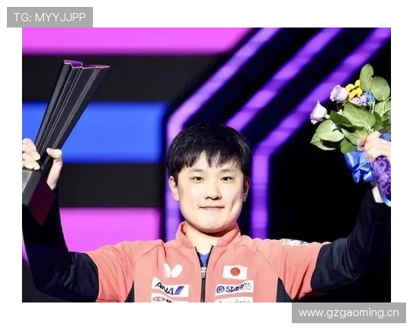 张本智和拎着路边便当，司机开车门的那一刻像两个世界撞了一下