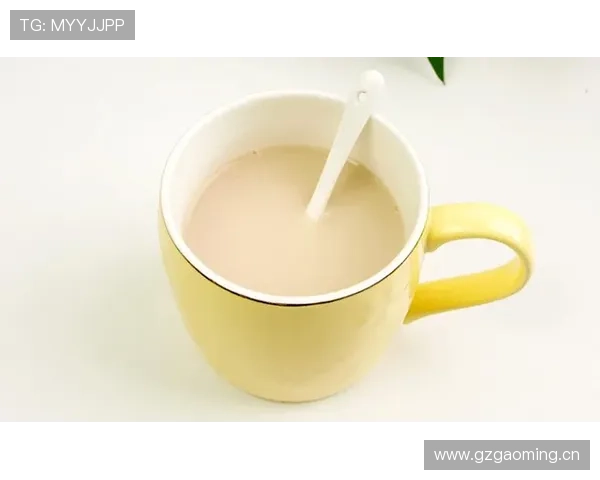 张博恒家的冰箱里居然塞满了蛋白粉，连饮料都喝零卡的